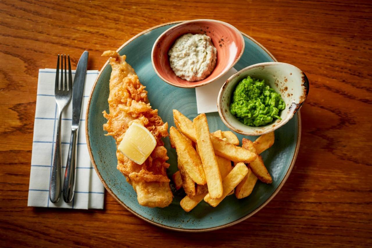 The Montagu Arms 호텔 볼리외 외부 사진